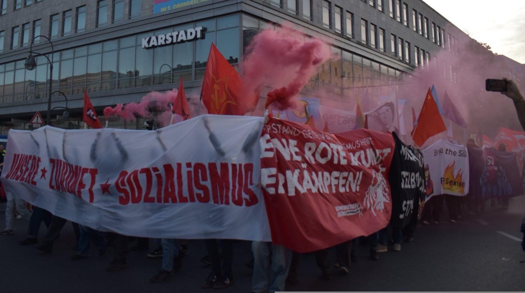 On the Day Against Violence Against Women, let’s take action for class struggle and women’s revolution!